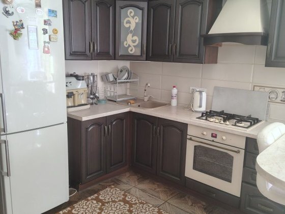 Здам пів будинку р-н 9 школа Бровары