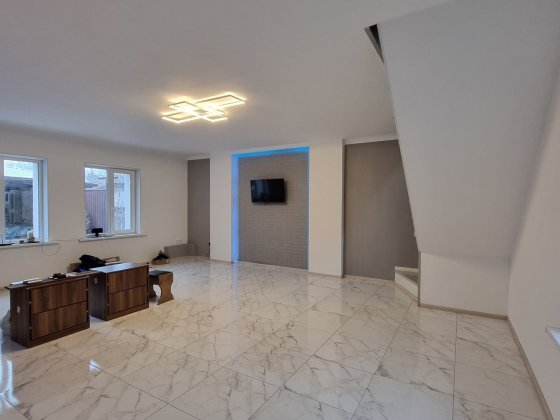 Здам. Полтава, гарний, окремий будинок поруч з річкою Полтава