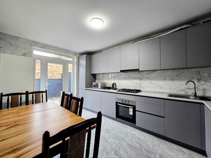 Здається 5-ти кімнатний ТАУНХАУС на Проспекті Незалежності - фото 1