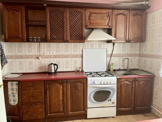 Оренда 3к частини БУДИНКУ, КИШИНІВСЬКА- РУСЬКА, ПАРКОМІСЦЕ, газ котел! Черновцы