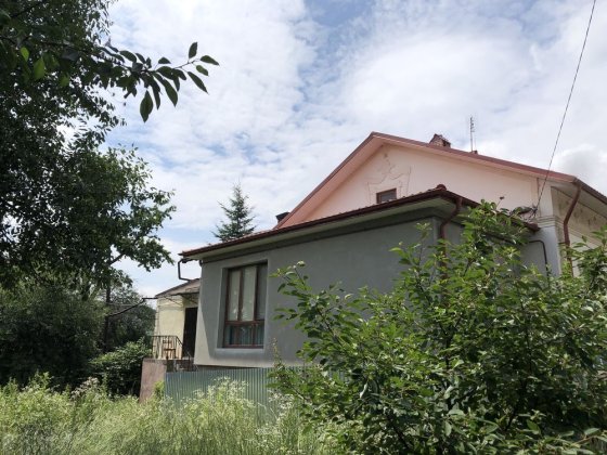 2-кімнатна в особняку РОША (клуб) Черновцы