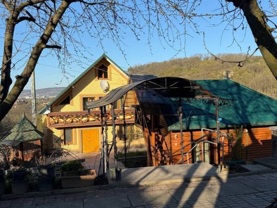 Довгострокова оренда будинку Чернівці