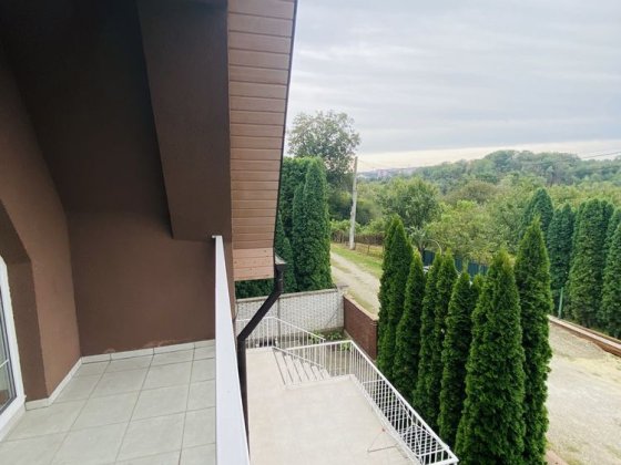 Оренда будинку 4+ кімнат Черновцы