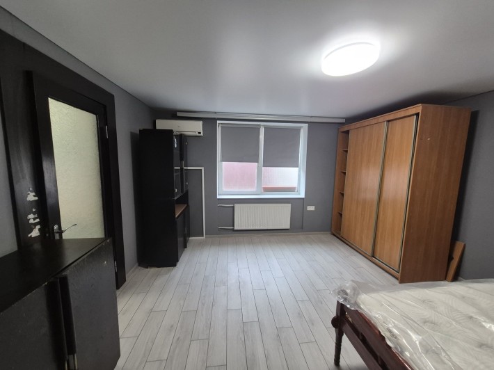 Здається в оренду 1/3 будинку в тихому центрі - фото 1