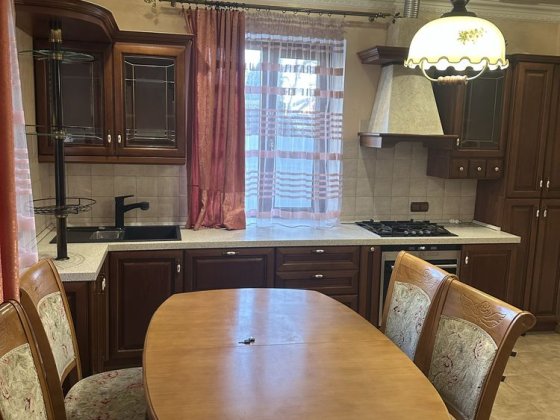 Пропонуємо в оренду частину Будинку район Сєдова ( р-н Прем"єра) Черкассы