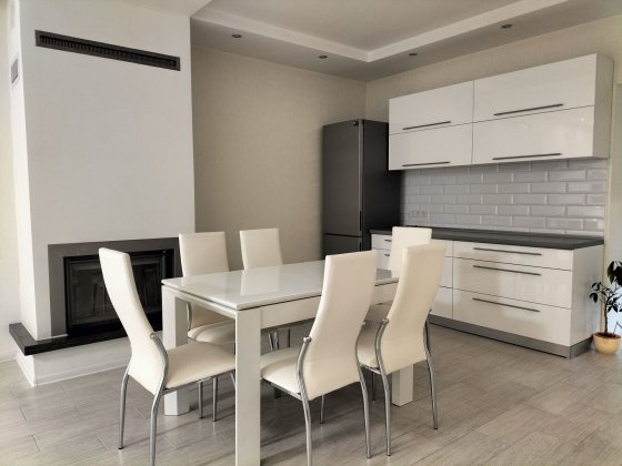 Оренда 2-х поверхового будинку в місті! Черкассы