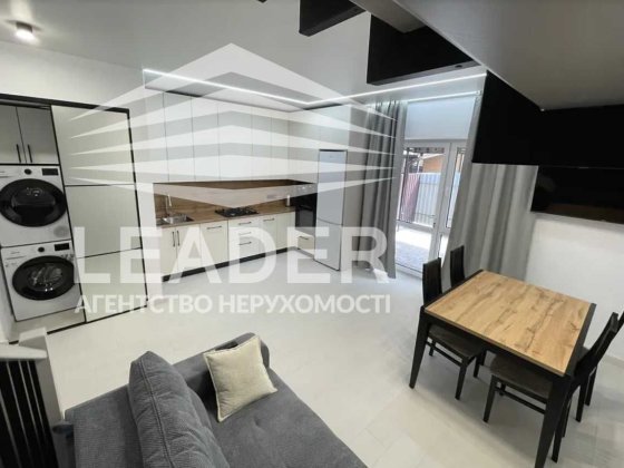 Сдам Таун!-ШИКАРНИЙ-НОВИЙ-СТИЛЬНИЙ!Своя терраса+Парковка на 2 авто! Винница