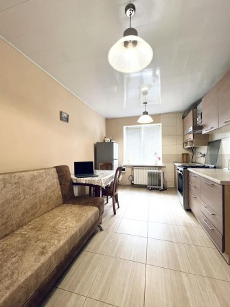 Сдам кварт.Доме,ул.Макарова с меб,гаражом,70м - фото 1