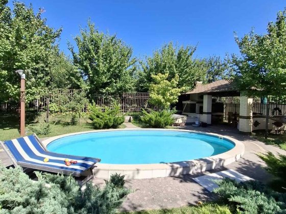 Сдам дом 280кв.м.,бункерное помещение ,евро,на ул. Широкой Дніпро