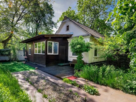 Оренда невеликого будинку в районі Караваєвих Дач. Київ