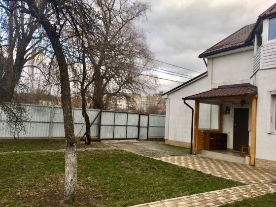 Терміново. Здається будинок біля Райдужного озера довгостроково. Київ