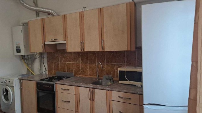 Оренда двоповерхової частини будинку. 2-3 кімнати.  Опалення автономне - фото 1