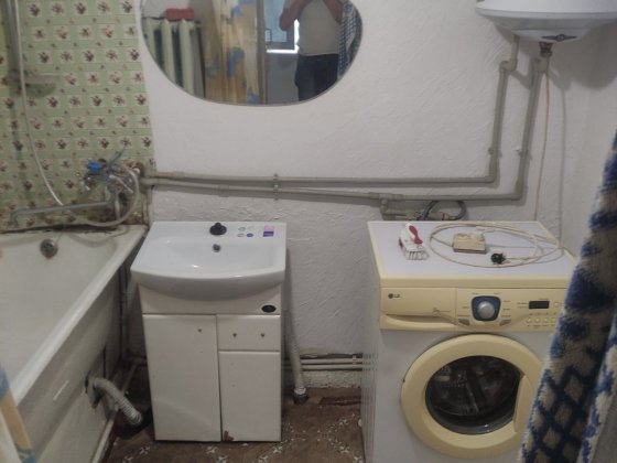 Центр,3х комнатный дом для военных или бригады строителей.