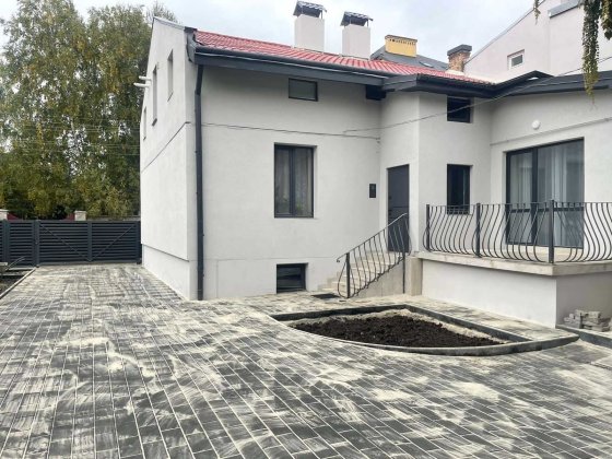 Оренда 2-х кім. квартири /в ПРИВАТНОМУ БУДИНКУ  /ЛЬВІВ  вул.Корсунська Львов