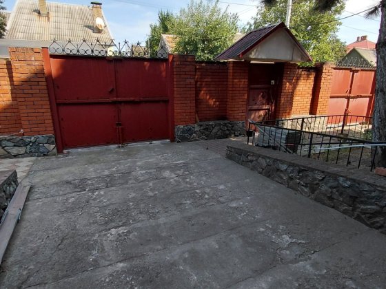 Оренда частини будинку Космос