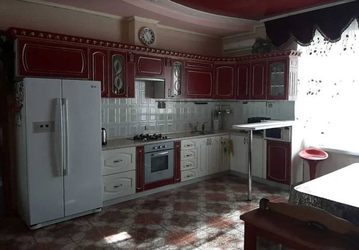 Сдается дом на Солнечном с бассейном и сауной, 8 комнат, 350 кв.м - фото 1