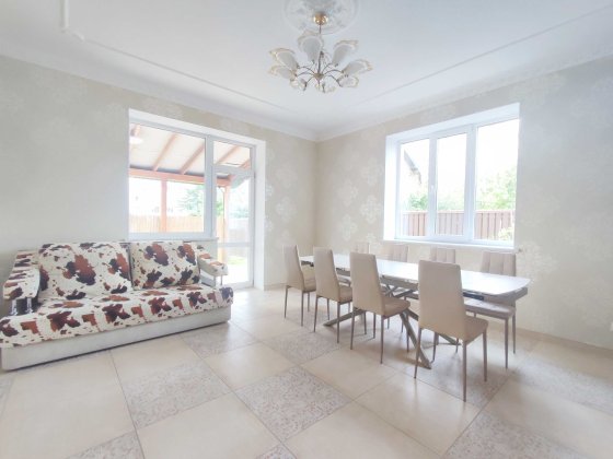 Без% новий будинок гараж генератор Обухівська метро Академмістечко 5хв Київ