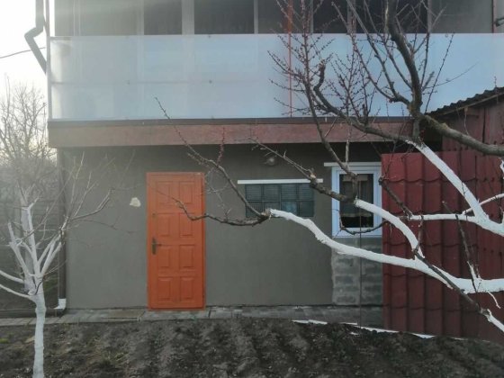 Двоповерховий будинок з балконом 
 м.Славутич, 9-а Абрикосова Київ