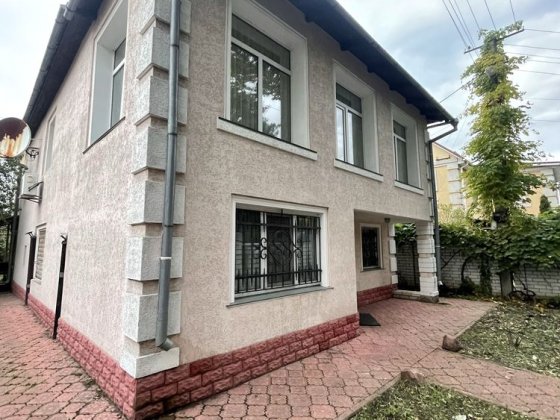 Оренда будинка з генератором метро Славутич, вул. Гайова Киев