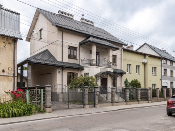 Оренда 3-х поверхового кодеджу вул. Сулими 1600 євро Львов