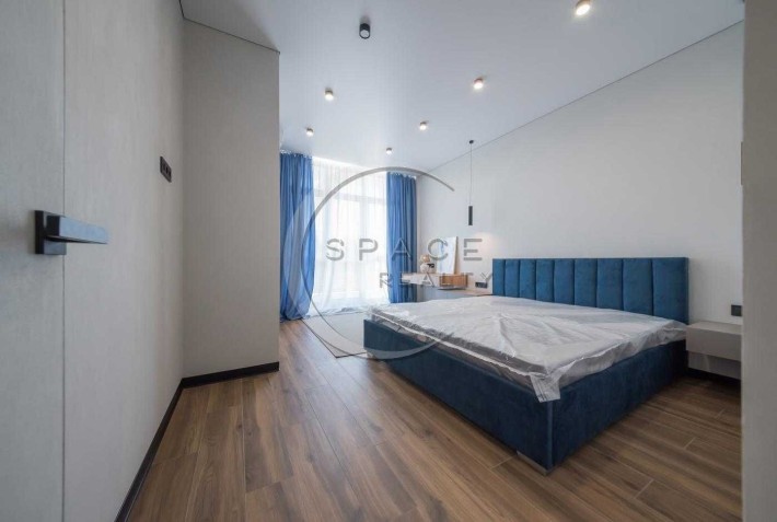 Оренда 4-кім.таунхаусу з новим ремонтом, 158,2 м² Київ.Генератор. - фото 1