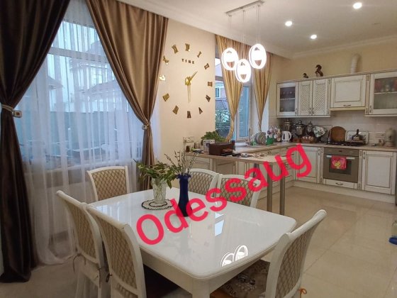 Первая Аренда Милого 4-ком Дома в Совиньоне ,  Дом теплый и красивый. Одесса