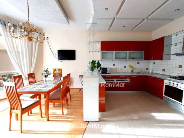 Добротный дом! Жилой подвал! 4 спальни  Б Фонтан Видео - фото 1