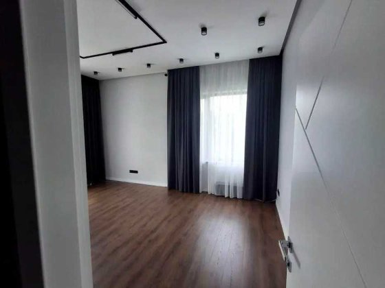 Сучасний будинок 280м2. Можна під офіс. Соломянский р.  гарна Розвязка Киев