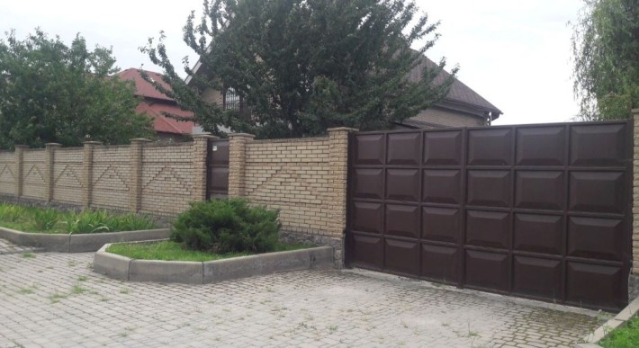 Сдам 2х этажный дом на длительный срок - фото 1