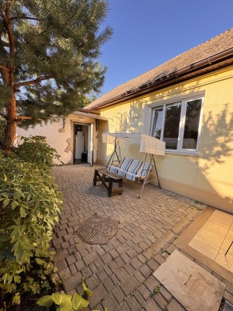 Уютный дом у моря с двориком — длительная аренда - фото 1