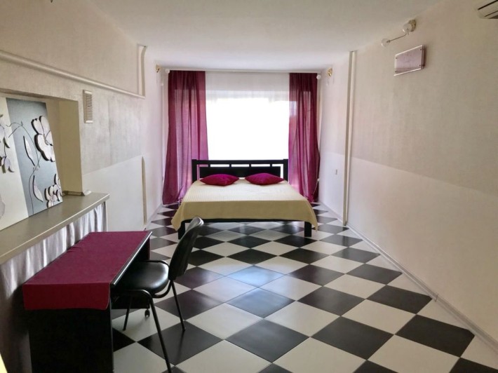 ПРЕКРАСНЫЙ ВЫБОР. Большой дом, просторный двор, подвал-бомбоубежище. - фото 1