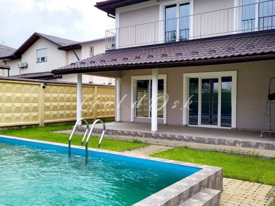 Здам сучасний будинок з басейном Осокорки ,газ/генератор.7км пр.Бажана Киев