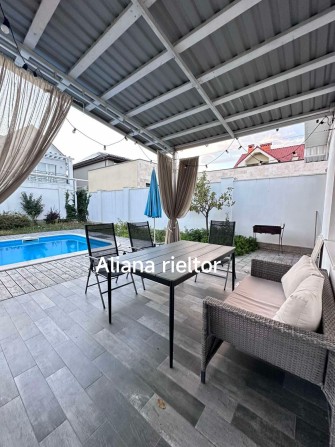 Сдам дом с подвалом напротив парк море 3 комнаты Совиньон - фото 1