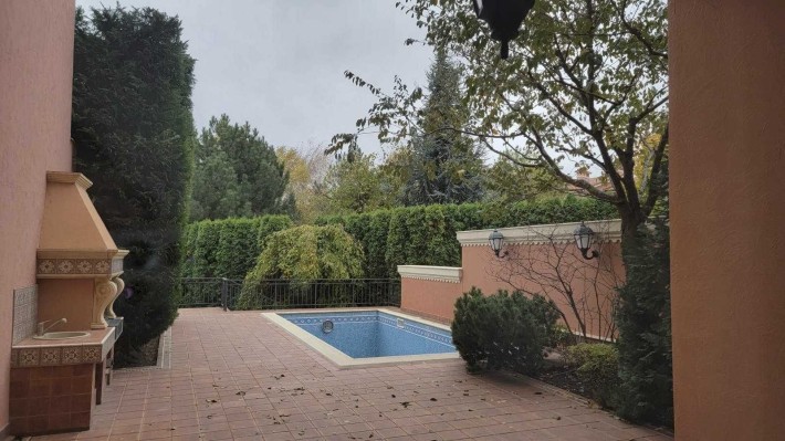 16 Фонтана классный дом с бассейном и убежищем, Золотой Берег - фото 1