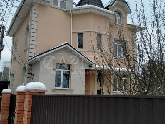 Оренда 3-х поверхового будинку, Подільський р-н Киев