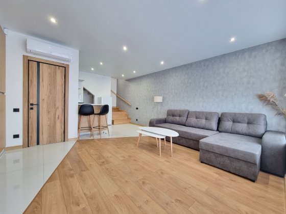 Здам чудовий таун, до центра міста 15 хв їзди. Лука-Мелешковская