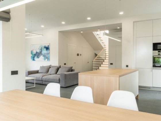 Сучасний будинок з генератором.Басейн Одесса