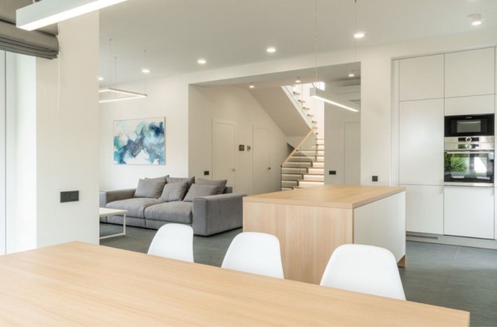 Сучасний будинок з генератором.Басейн - фото 1