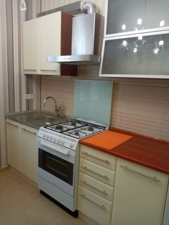 Сдам дом 16 фонтана Золотой берегдля семьи,свой двор,парковка - фото 1