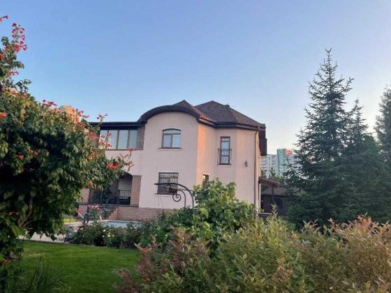 Аренда Дом Григория Гуляницкого ВДНХ Киев бассейн, баня, 15 соток Киев