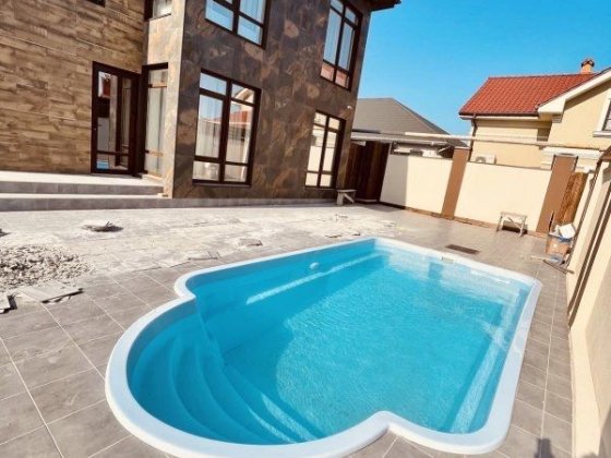 Аренда дома с бассейном в Совиньоне , Марин Виллас Одесса