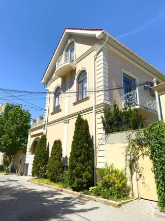 Аренда дома Французский бульвар, 300 м², подвал, гараж 2 авто, бассейн - фото 1