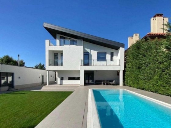 Vip аренда  дома в охраняемом кооперативе  , бассейн  , подвал Одеса