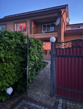 В передмісті м Косів здам довгостроково,! будинок зручностями.! - фото 1