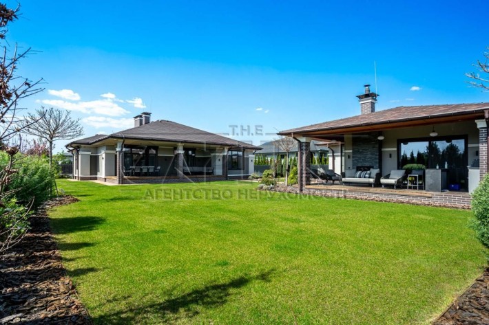 Сучасний будинок із сауною та терасою в котеджному містечку Золоче - фото 1