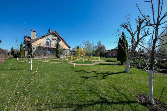 Дом на берегу озера в КГ «Вишневе містечко», «Золоче» в  с. Вишеньки! - фото 1