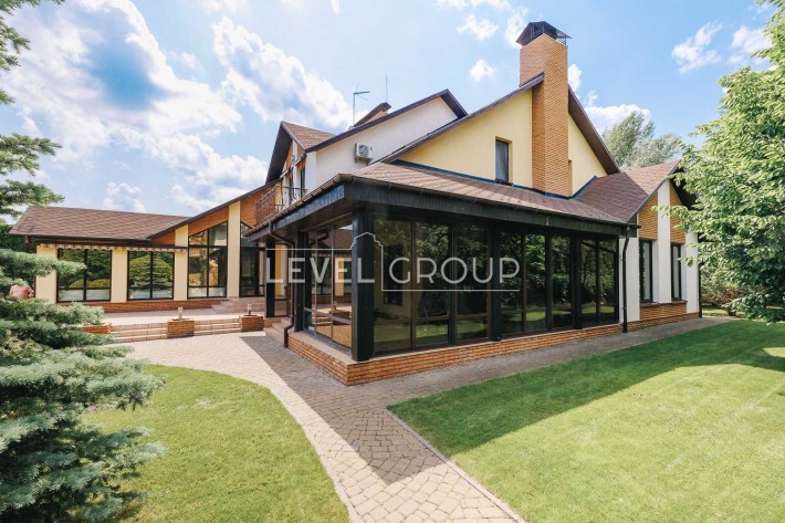 Резиденция в Козине (Б.Дамба) с выходом на воду, бассейн, городок VIP - фото 1