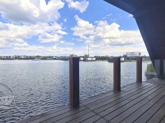 Оренда плавбудинка в Рів'ера Золоче Вишеньки