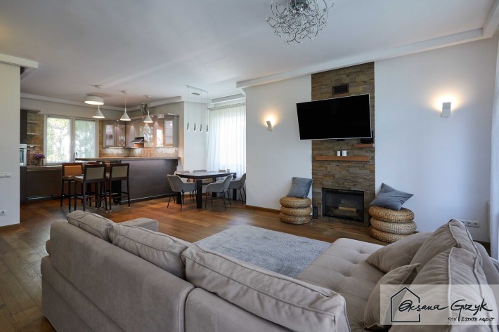 Оренда будинку з сауною КМ Green Hills 3 спальні, камін, акумулятор - фото 1