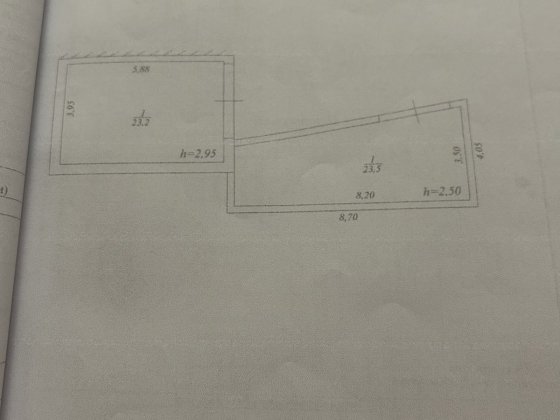 Продам гараж ,вул. Центральна 1Е